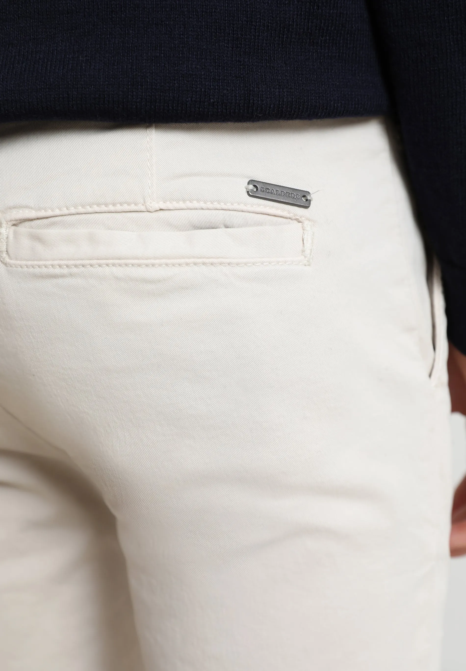 PANTALÓN CHINO